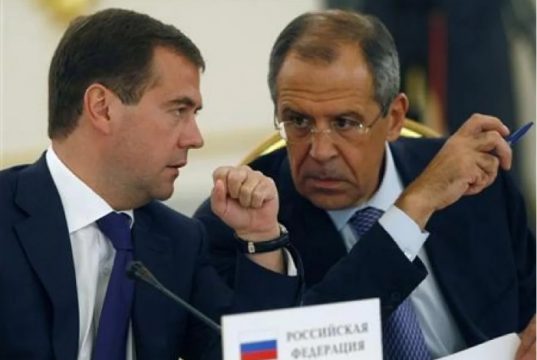Медведев и Лавров отвергли заморозку конфликта на Украине