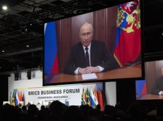 «Мы видим возможности»: страны БРИКС обсуждают создание единой валюты в качестве альтернативы доллару