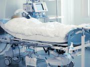 Кризис в медицине Латвии: больных не на что лечить и кормить