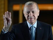 Евгений Сатановский: — Это достаточно стандартная политика российского руководства за последние четверть века: установить максимально тесные экономические связи с соседями, с тем чтобы, когда связи политические требуют войны, связи экономические этому бы мешали.