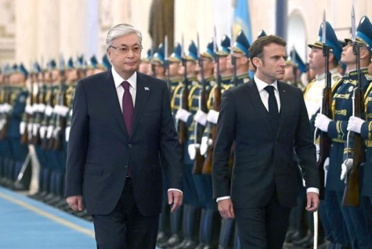 Визит Макрона в Астану закрепляет договоренности о повороте Казахстана на Запад Визит Макрона в Астану закрепляет договоренности о повороте Казахстана на Запад