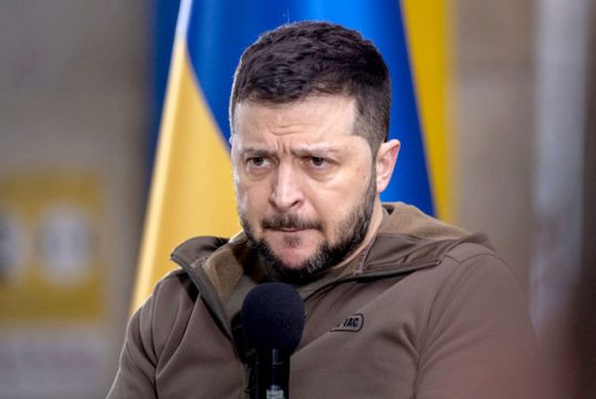 На Западе развенчивают образ Зеленского На Западе развенчивают образ Зеленского