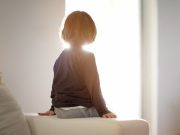 «Зеркало недели»: всё чаще в Европе у украинских беженцев отбирают детей