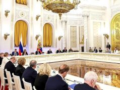 В Георгиевском зале Большого Кремлёвского дворца Владимир Путин провёл заседание Государственного Совета по вопросу «О повышении роли и престижа педагога и наставника» В Георгиевском зале Большого Кремлёвского дворца Владимир Путин провёл заседание Государственного Совета по вопросу «О повышении роли и престижа педагога и наставника»