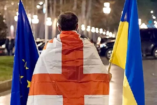 Глухой провинциализм, реющий, словно флаг Глухой провинциализм, реющий, словно флаг