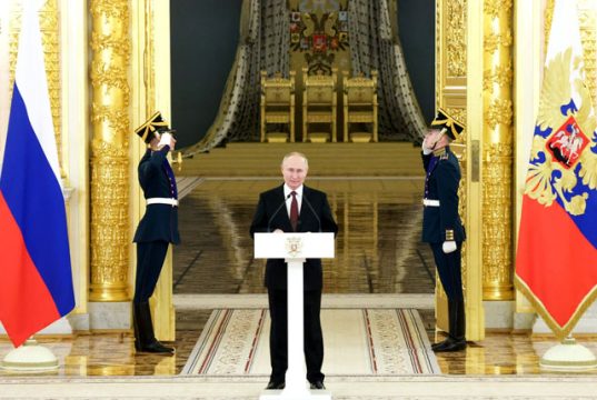 Британские СМИ: Путин унизил англичан, отказавшись пожать руку британскому послу Британские СМИ: Путин унизил англичан, отказавшись пожать руку британскому послу