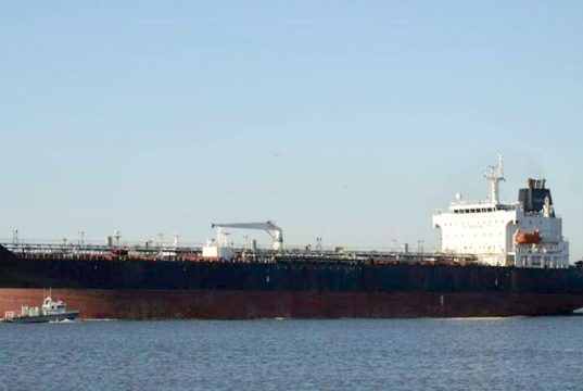США, которым на все и на всех плевать, закупают нефть прямо у «изолированной» России Настоящие хозяева мира, которым на все и на всех плевать, закупают русскую нефть