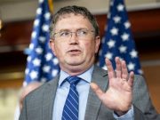 Член палаты представителей США Томас Мэсси признал, что Штаты в 2014 году помогли свергнуть избранное правительство Украины Томас Мэсси