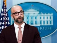 Все четыре вакцины COVID-19, которые имеются или были доступны в Соединенных Штатах, могут вызывать воспаление сердца или миокардит, согласно исследованиям, экспертам и агентствам, таким как CDC.