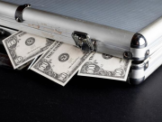 Bloomberg сообщает о сомнениях союзников США относительно доллара