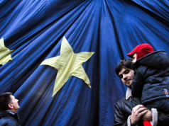 10 лет назад Украина решила вступить в ЕС. Как желание стать Европой привело к политическому кризису и гражданской войне?