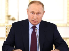 Если американские истребители F-16 будут участвовать в конфликте на Украине, взлетая с аэродромов третьих стран, эти аэродромы станут законной целью для российских военных, заявил президент РФ Владимир Путин