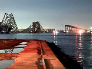 Контейнеровоз снес мост в американском Балтиморе Контейнеровоз снес мост в американском Балтиморе