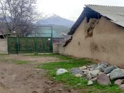 Просто халупа из дерьма (реального дерьма) или дом одного из террористов Просто халупа из дерьма (реального дерьма) или дом одного из террористов