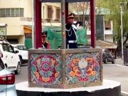 Первое чем удивляет столица Бутана Тхимпху — это регулировщики Первое чем удивляет столица Бутана Тхимпху - это регулировщики