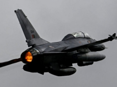 Отставные лётчики ВВС США хотят управлять истребителями F-16 на Украине