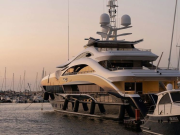 Скорые неслись вереницей без сирен: под Николаевом накрыли яхт-клуб с британцами