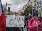 Politico: Отношение к России в мире улучшается, к США — наоборот