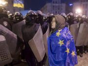 Это кино выходит на экраны снова и снова Это кино выходит на экраны снова и снова