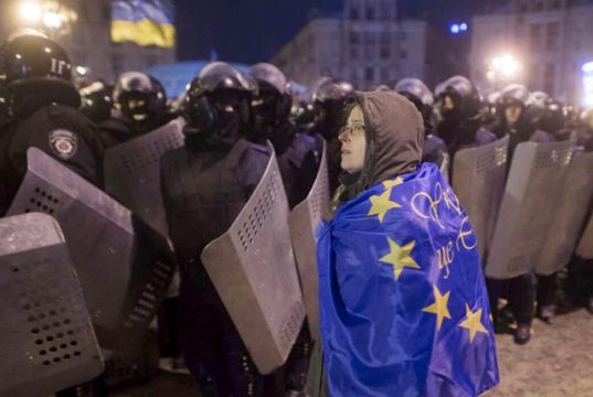 Это кино выходит на экраны снова и снова Это кино выходит на экраны снова и снова