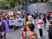 В Тбилиси студенты проводят акции протеста В Тбилиси студенты проводят акции протеста