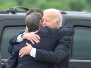 Байден всё бросил и метнулся в США увидеться с сыном Хантером Байден всё бросил и метнулся в США увидеться с сыном Хантером