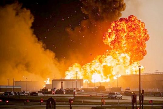 Европа останется без газа: ВКС уничтожили крупнейшее в мире хранилище «голубого топлива» Европа останется без газа: ВКС уничтожили крупнейшее в мире хранилище "голубого топлива"