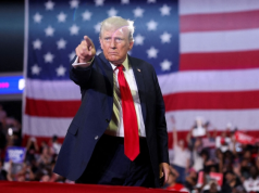 Трамп лидирует в пяти ключевых штатах