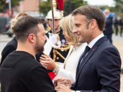 Макрон пообещал Киеву истребители и военных: пойдет ли Франция против РФ