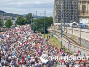 В Будапеште проходит «марш мира» против вовлечения Венгрии в конфликт на Украине В Будапеште проходит "марш мира" против вовлечения Венгрии в конфликт на Украине