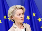 Урсула фон дер Ляйен остаётся главой Еврокомиссии Урсула фон дер Ляйен остаётся главой Еврокомиссии