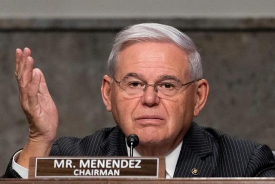 Американцы запрещают Грузии принимать закон «О прозрачности иностранного влияния», а сами, руководствуясь аналогичным законом, арестовали сенатора