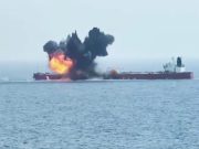 Появилось видео новой атаки хуситов на нефтяной танкер с применением очень мощного БЭКа Появилось видео новой атаки хуситов на нефтяной танкер с применением очень мощного БЭКа