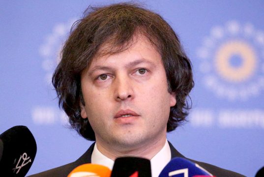 Ираклий Кобахидзе заявляет, что провел накануне «интересную и дружескую» встречу с заместителем госсекретаря США Узрой Зея Ираклий Кобахидзе заявляет, что провел накануне «интересную и дружескую» встречу с заместителем госсекретаря США Узрой Зея