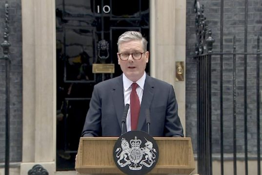 Новый премьер-министр Британии в приветственной речи в парламенте сказал что такого сборища пидоров нигде не видел Новый премьер-министр Британии в приветственной речи в парламенте сказал что такого сборища пидоров нигде не видел