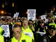 Массовая забастовка против роботов грозит парализовать половину портов США Массовая забастовка против роботов грозит парализовать половину портов США