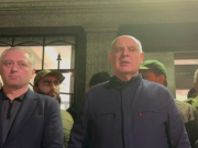 «Благодарю людей в погонах»: что известно об «отставке» президента Абхазии