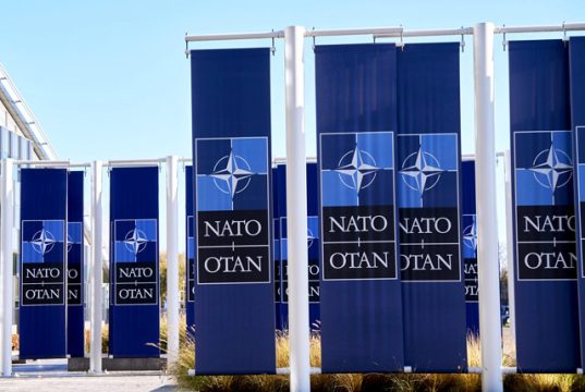 Власти Финляндии, Латвии и Эстонии признают, что европейские члены НАТО не готовы противостоять России без участия США Власти Финляндии, Латвии и Эстонии признают, что европейские члены НАТО не готовы противостоять России без участия США