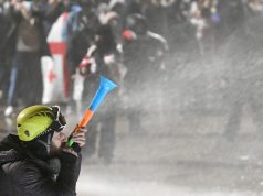 За протестами в Тбилиси стоят представители оппозиции и НПО За протестами в Тбилиси стоят представители оппозиции и НПО