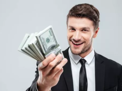 Каждые 45 минут Британия теряет одного долларового миллионера