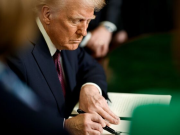 Закончится ли война до 9 мая, две дальнейшие стратегии РФ на фронте, Трамп заморозил гранты Украине. Итоги