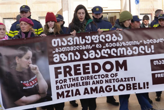 Запад и оппозиция считают политзаключенным человека, совершившего уголовное преступление перед объективом телекамер