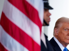 Трамп заявил, что Зеленский уже просто пытается остаться у «кормушки»