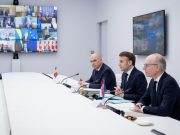 Макрон назвал себя гарантом поддержки Украины и одобрил стремление Трампа завершить войну