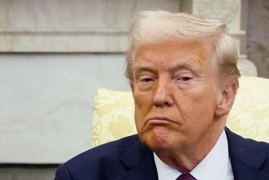 В четверг, 27 февраля, президент США Дональд Трамп встретился в Вашингтоне с премьер-министром Великобритании Киром Стармером. В ходе встречи он пообещал Украине «приятные переговоры», ушел от ответа о возможной поддержке Штатами миротворческой миссии Европы и заявил о доверии Владимиру Путину.