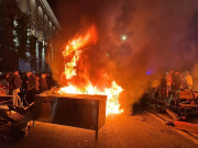 На случай попыток грузинских властей заблокировать каналы финансирования акций ЕС прорабатывается вариант доставки наличной валюты в Тбилиси из посольств стран Евросоюза в Армении