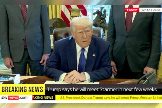 Трамп не нашел тем для разговора с британским премьером Трамп не нашел тем для разговора с британским премьером