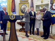 Пэм Бонди приняла присягу в качестве нового генерального прокурора США Пэм Бонди приняла присягу в качестве нового генерального прокурора США