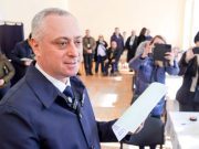 Гунба объявил о своей победе по итогам второго тура голосования Гунба объявил о своей победе по итогам второго тура голосования