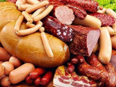 Как может килограмм мяса с костями стоить 19 лари, а сосиски и колбасы при этом продаваться по 10 и 15 лари?!